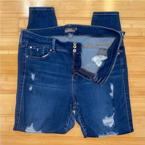 Torrid Jegging Super Soft Distressed Blue Jeans Extra Tall - Picture 5 of 14